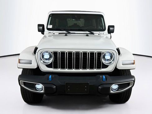 Used 2024 Jeep Wrangler Unlimited Sahara w/ Technology Group AWD/4WD image 8