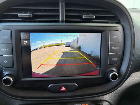 Used 2025 Kia Soul LX w/ LX Technology Package image 22