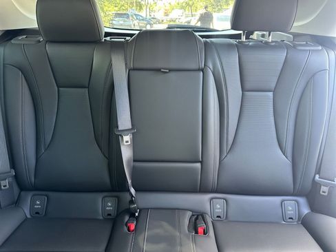 Used 2024 Buick Envision Preferred image 32