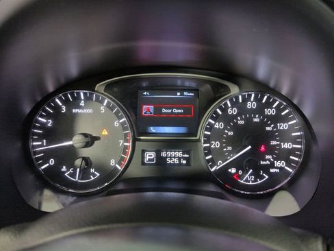 Used 2015 Nissan Altima 2.5 SV w/ Convenience Package image 17