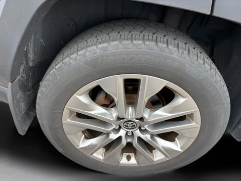 Used 2020 Toyota RAV4 XLE Premium image 35