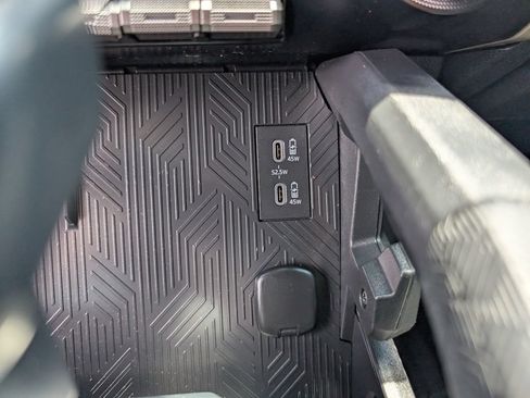 Used 2025 Toyota Tacoma SR5 AWD/4WD image 16