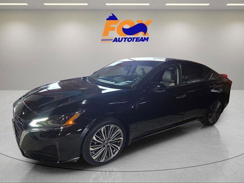 Used 2023 Nissan Altima 2.5 SL image 2