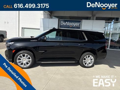Used 2024 Chevrolet Tahoe High Country AWD/4WD image 2