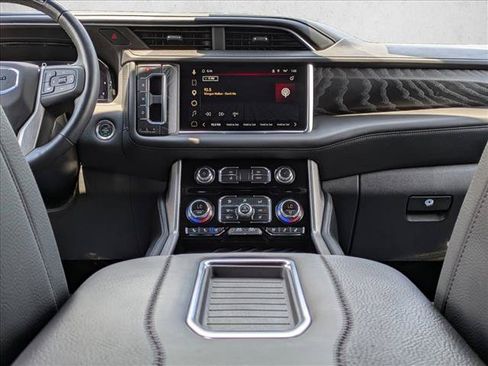 Used 2024 GMC Yukon Denali w/ Advanced Technology Package AWD/4WD image 16