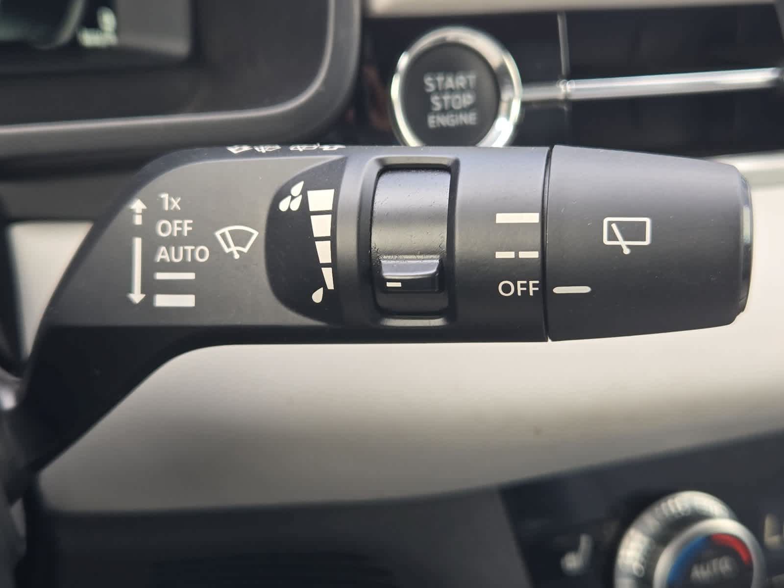 Used 2024 Mitsubishi Outlander SEL FWD image 25