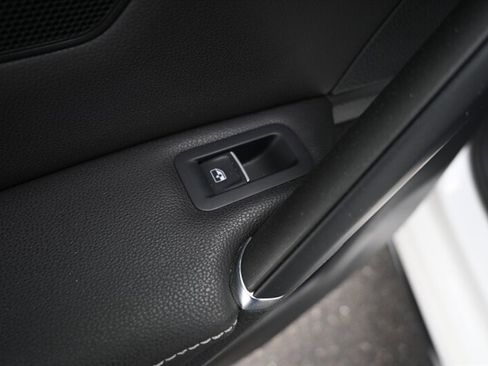 Used 2019 Volkswagen Golf R 4-Door image 41