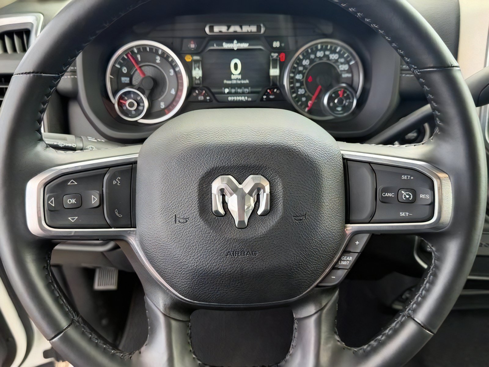 Used 2024 RAM 2500 Laramie AWD/4WD image 34