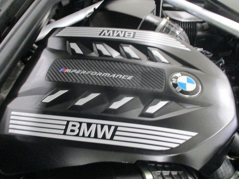Used 2022 BMW X5 M50i w/ Executive Package image 15