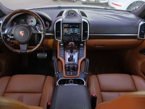 Used 2014 Porsche Cayenne GTS image 18