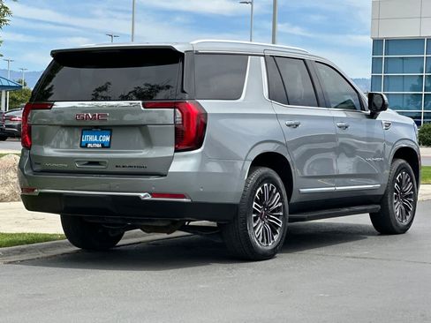 Used 2025 GMC Yukon Elevation AWD/4WD image 2