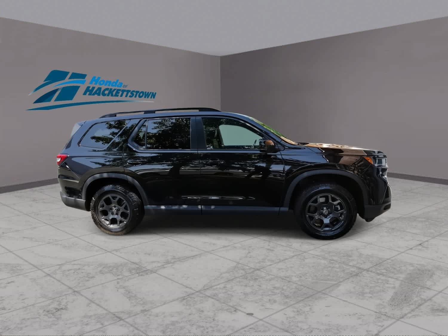 Certified 2025 Honda Pilot TrailSport image 8