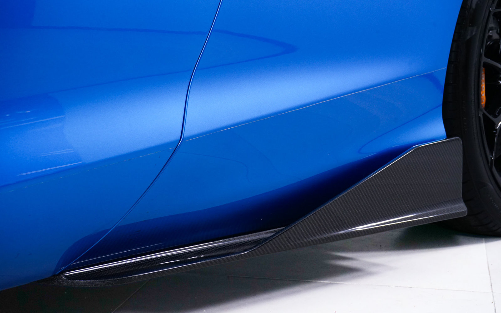 Used 2024 McLaren Artura RWD image 17
