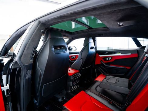 Used 2022 Lamborghini Urus AWD/4WD image 53
