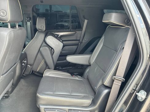 Used 2025 GMC Yukon Elevation RWD image 11