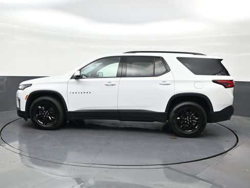 Used 2023 Chevrolet Traverse LT FWD image 2