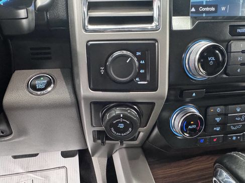 Used 2016 Ford F150 Lariat w/ Equipment Group 502A Luxury AWD/4WD image 41