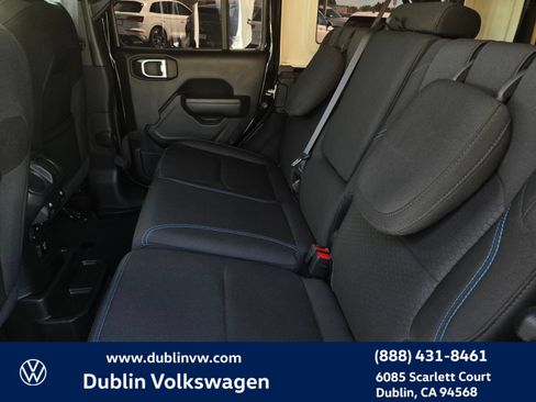 Used 2023 Jeep Wrangler Unlimited Rubicon 4xe AWD/4WD image 12