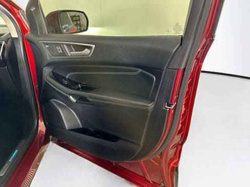 Used 2019 Ford Edge Titanium FWD image 32