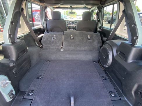 Used 2023 Jeep Wrangler Unlimited Rubicon 4xe AWD/4WD image 26