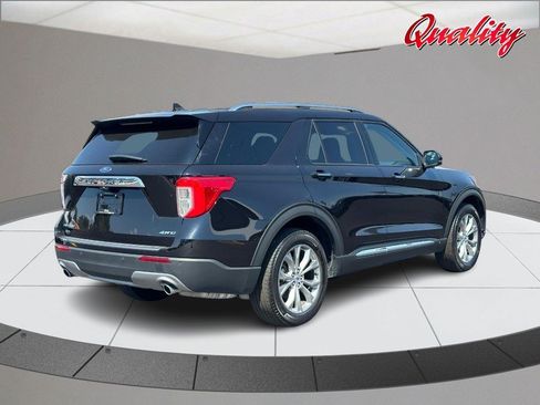 Used 2024 Ford Explorer Limited w/ Equipment Group 301A AWD/4WD image 3