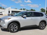 Used 2022 Nissan Rogue SV image 2