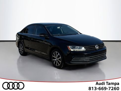 Used 2017 Volkswagen Jetta SE image 1