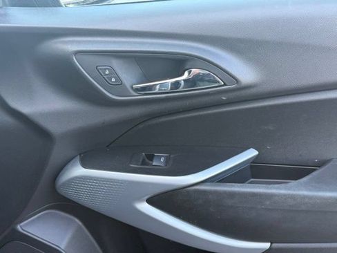 Used 2025 Chevrolet Trax RS w/ Driver Confidence Package FWD image 14