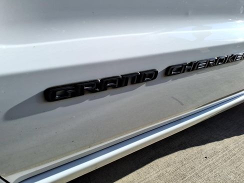 Used 2021 Jeep Grand Cherokee Laredo X RWD image 5