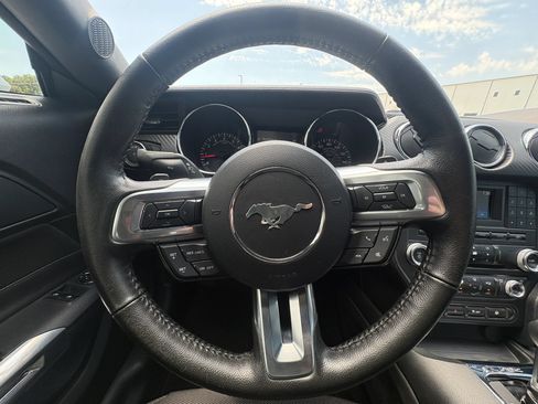 Used 2015 Ford Mustang Coupe RWD image 10