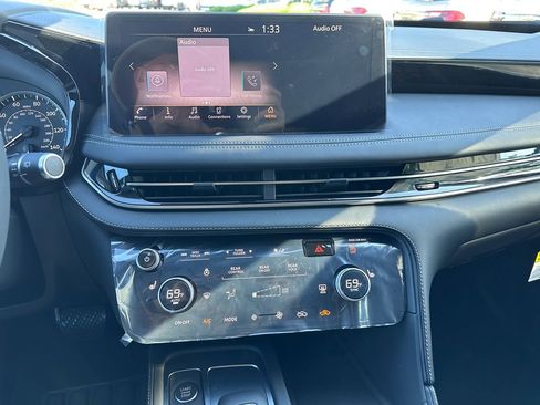 Certified 2025 INFINITI QX60 Pure image 4