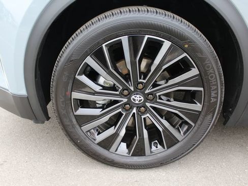 Certified 2026 Toyota C-HR AWD/4WD image 6