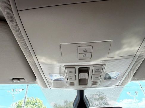 Used 2022 Volkswagen Atlas SE w/ Panoramic Sunroof Package AWD/4WD image 38