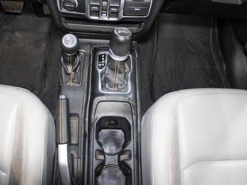 Used 2021 Jeep Gladiator Overland image 14