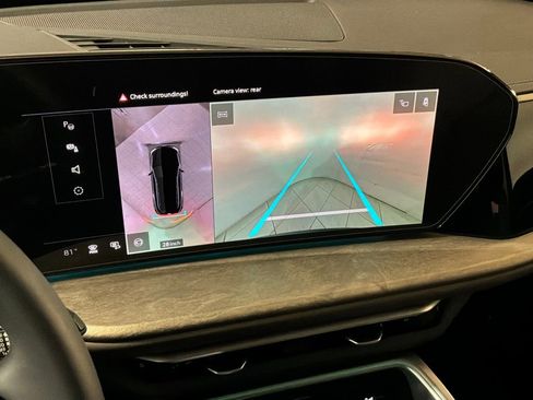 Used 2025 Audi Q5 2.0T Premium w/ Convenience Package image 4