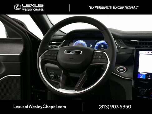 Used 2024 Jeep Grand Cherokee Limited w/ Black Appearance Package image 26