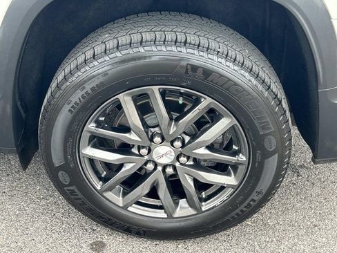 Used 2019 GMC Acadia SLT FWD image 19
