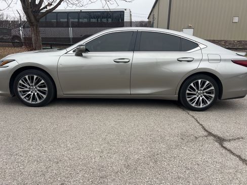 Used 2019 Lexus ES 350 image 9