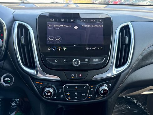 Used 2023 Chevrolet Equinox Premier image 22