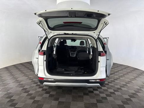 Certified 2024 Kia Carnival LX FWD image 17