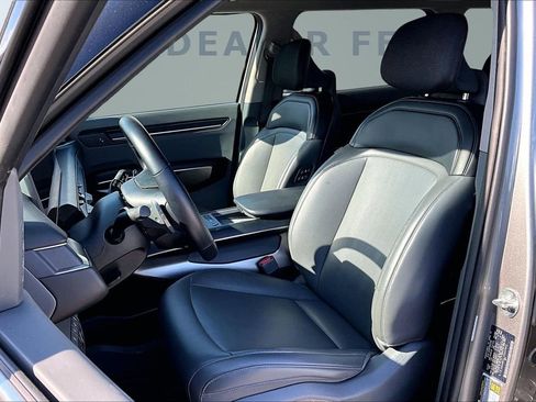 Used 2024 Kia EV9 Light Long Range image 21