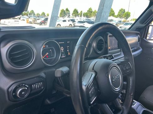 Used 2022 Jeep Wrangler Sport AWD/4WD image 9