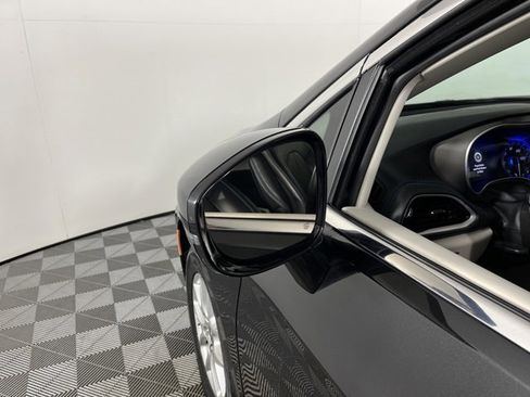 Used 2021 Chrysler Pacifica Touring-L image 11