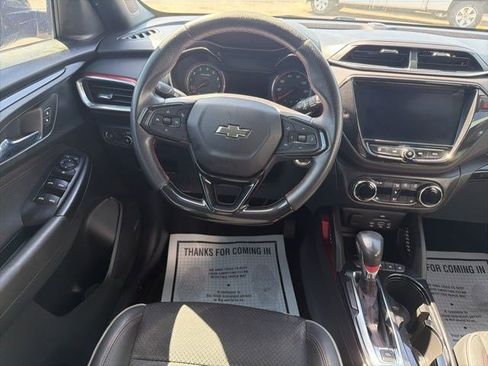 Used 2021 Chevrolet TrailBlazer RS w/ Technology Package FWD image 22