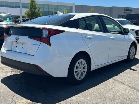 Used 2022 Toyota Prius LE FWD image 5