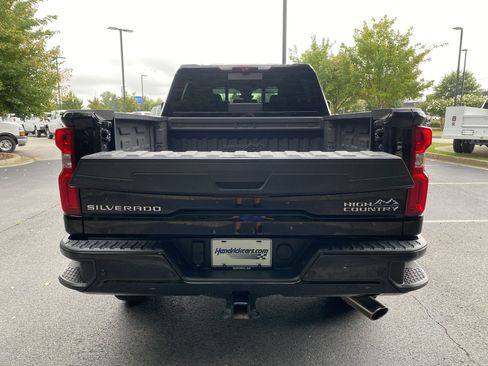 Used 2024 Chevrolet Silverado 2500 High Country w/ High Country Premium Package AWD/4WD image 11
