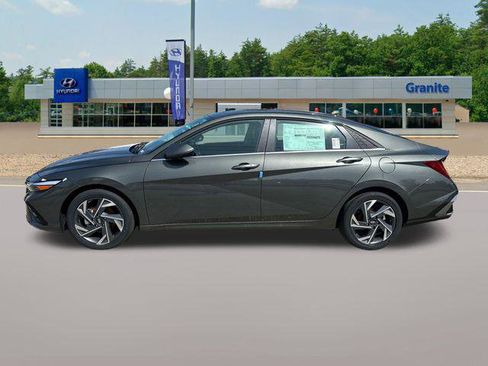 New 2026 Hyundai Elantra Limited FWD image 2