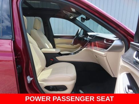 Used 2023 Jeep Grand Cherokee Limited w/ Luxury Tech Group II AWD/4WD image 27
