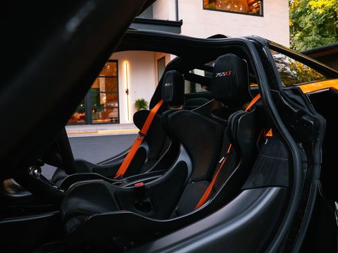 Used 2021 McLaren 765LT RWD image 12