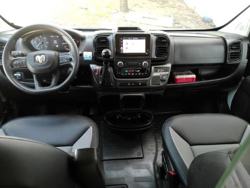 Used 2025 RAM ProMaster 3500 w/ Convenience Group FWD image 3